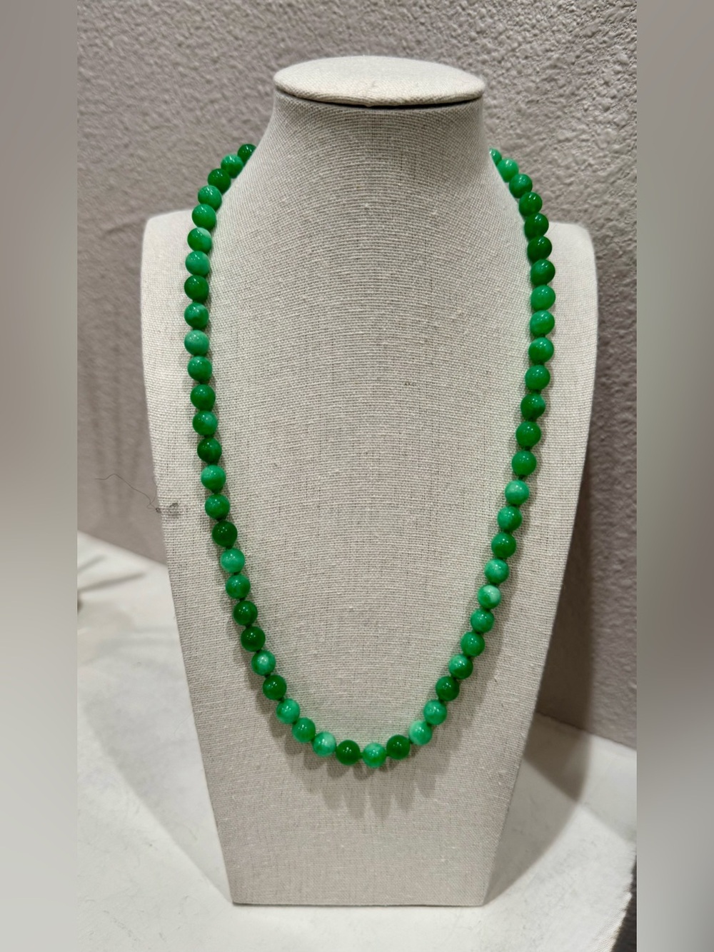 ki-ele kieleHawaii 7mm Green Jade Necklace 22”